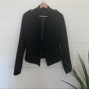 Black cropped military banded collar great w jeans